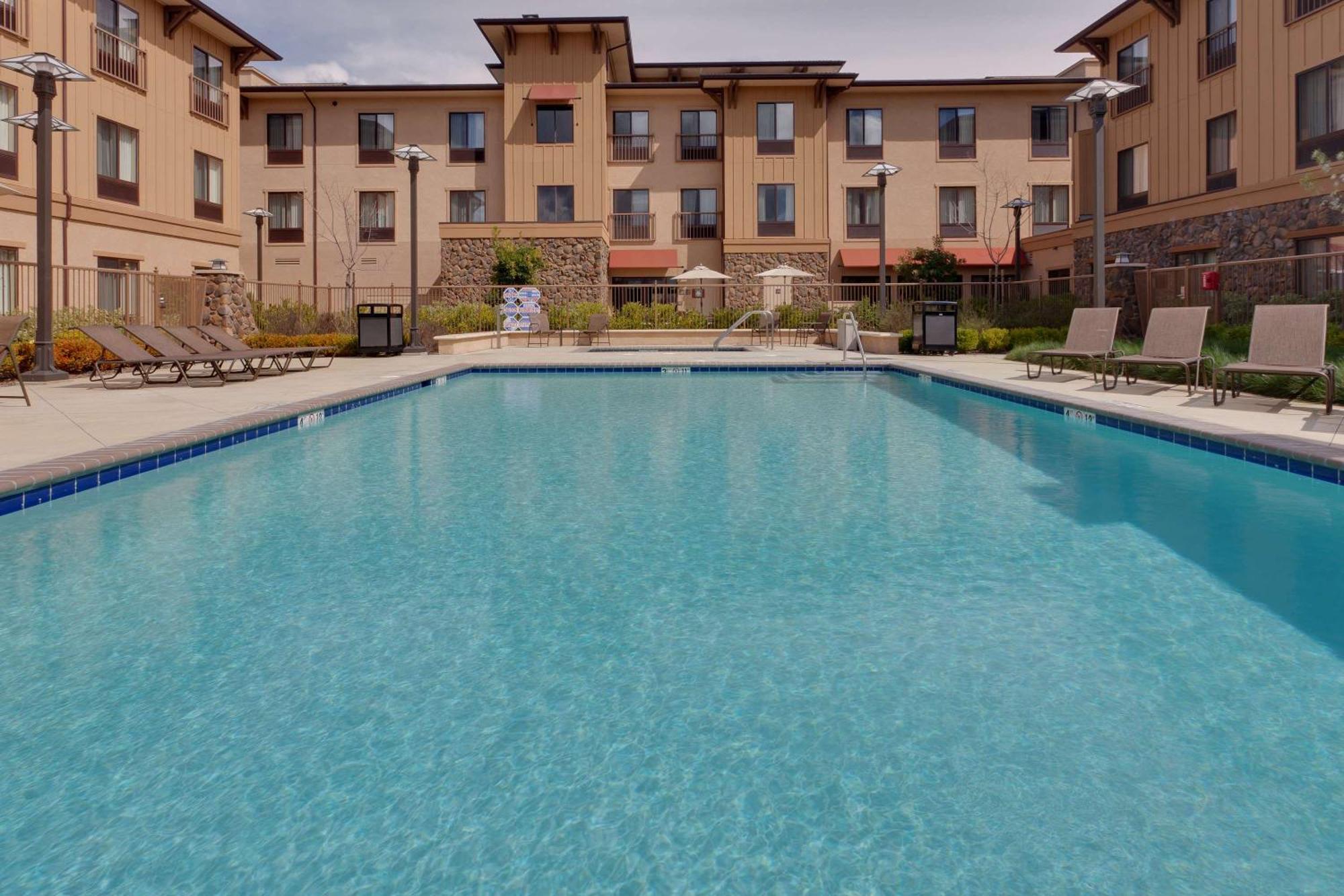 Hampton Inn & Suites Windsor-Sonoma Wine Country Eksteriør bilde